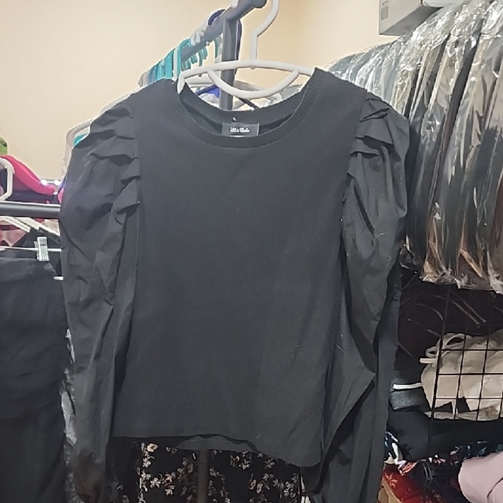 Lea & Viola Black Puff Sleeve Ruffled Blouse